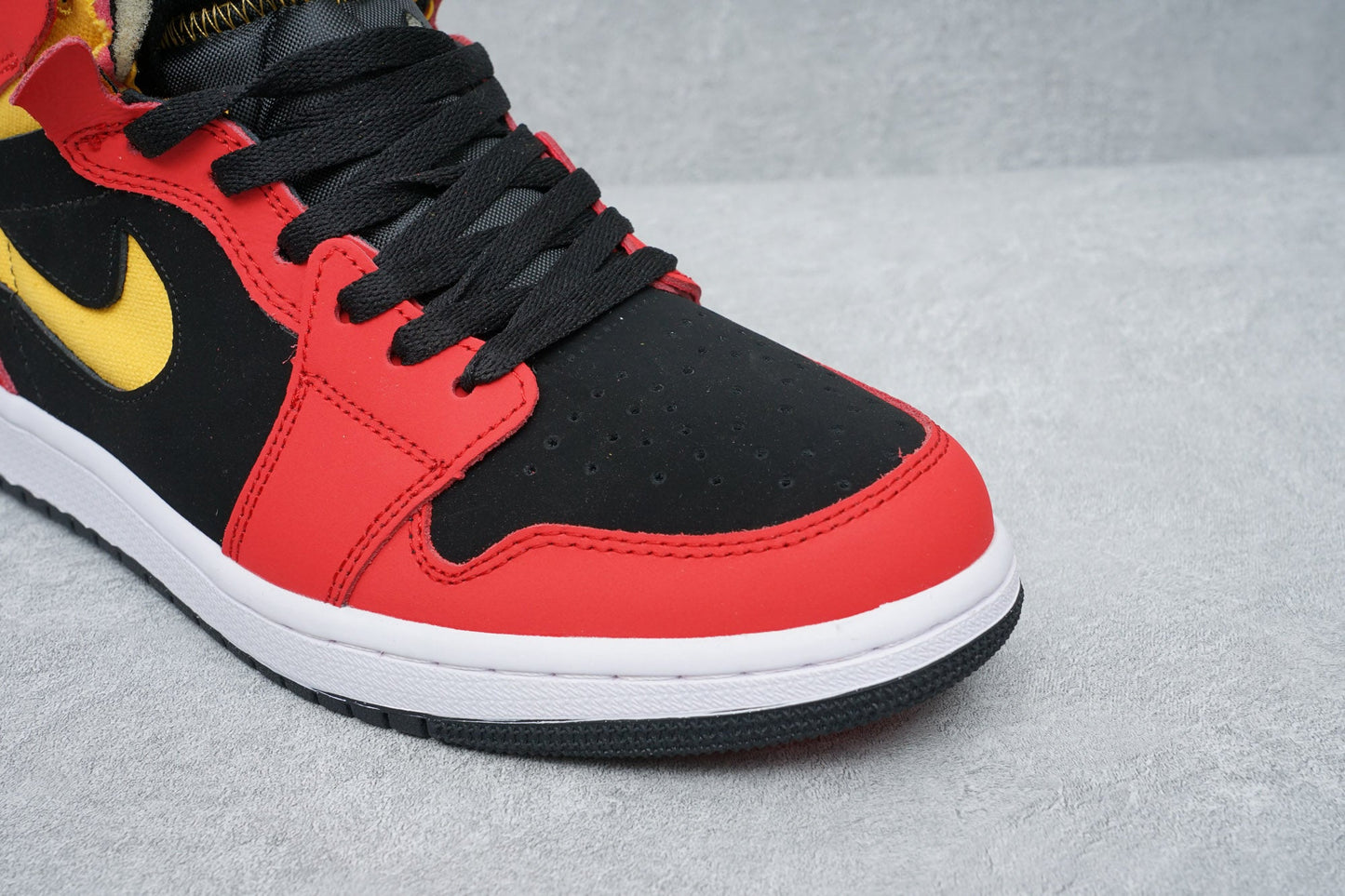 JORDAN 1 HIGH ZOOM AIR CMFT x BLACK CHILE RED