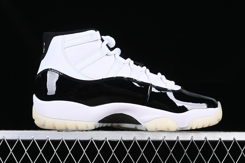 AIR JORDAN 11 DMP WHITE/BLACK/GOLD