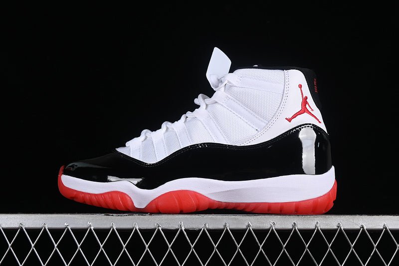 AIR JORDAN 11 RETRO BLACK/WHITE/RED