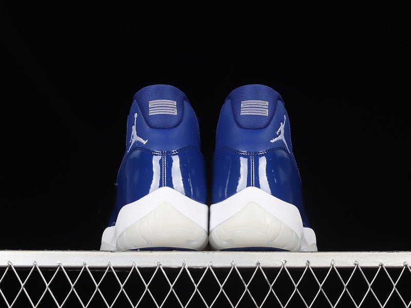 AIR JORDAN 11 RETRO MIDNIGHT NAVY/WHITE