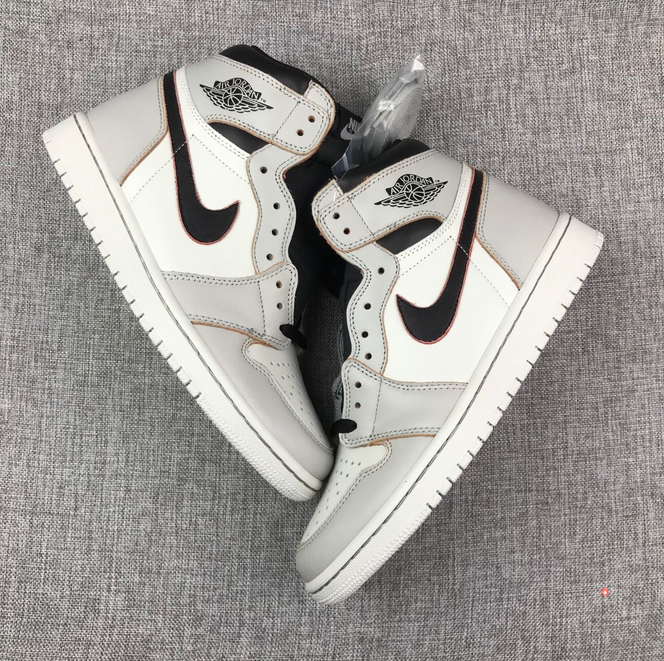 JORDAN 1 RETRO HIGH OG DEFIANT x SB NYC TO PARIS