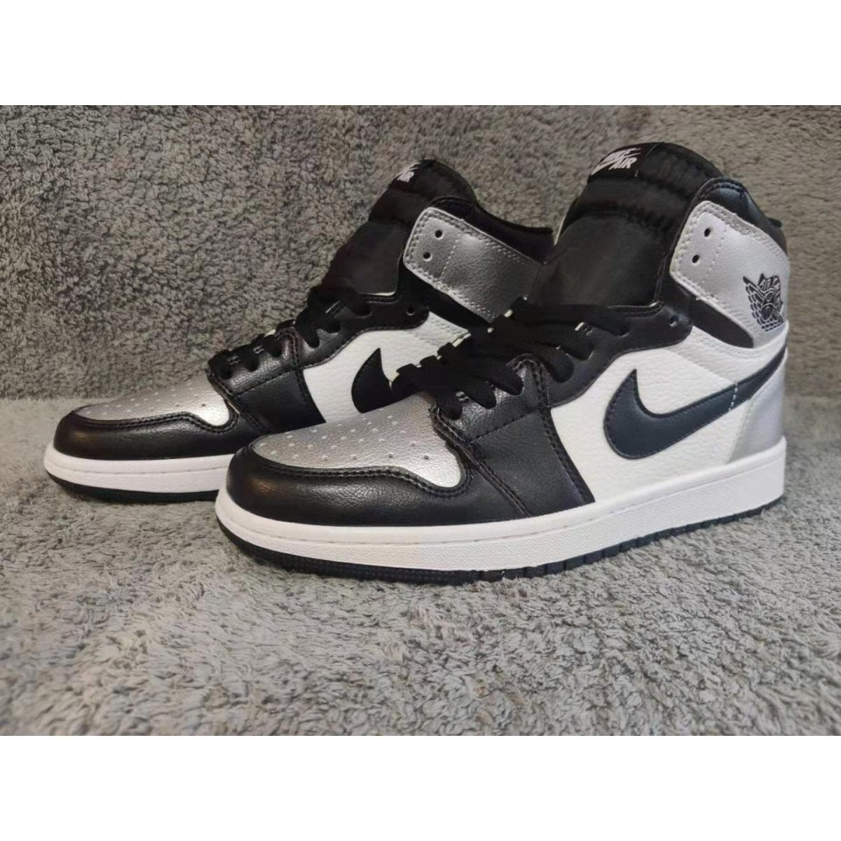 JORDAN 1 HIGH x SILVER TOE