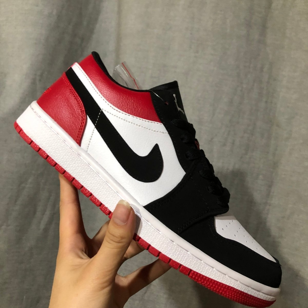 JORDAN 1 LOW x BRED TOE