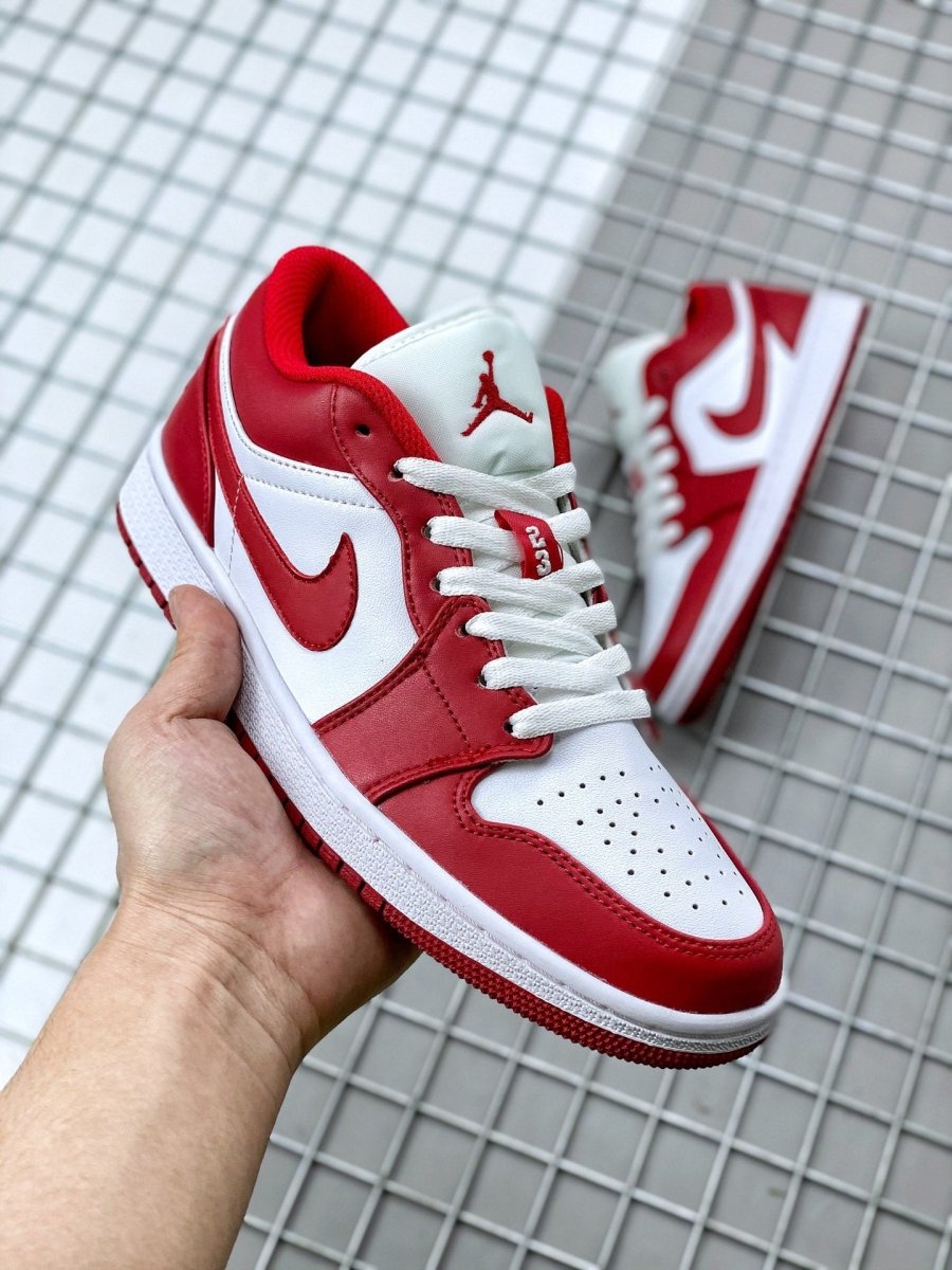 JORDAN 1 LOW x GYM RED WHITE