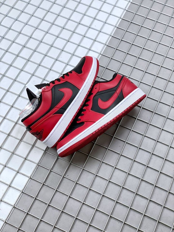 JORDAN 1 LOW x REVERSE BRED