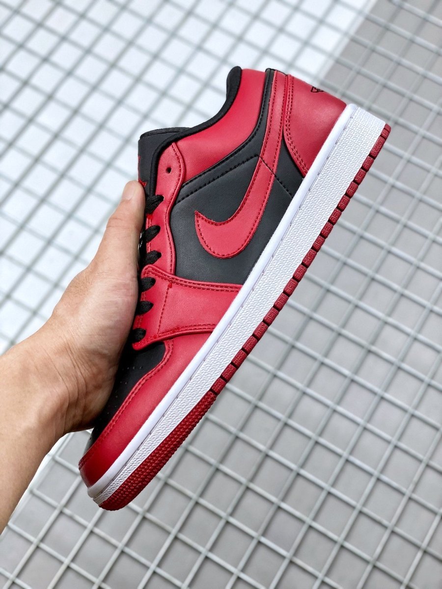 JORDAN 1 LOW x REVERSE BRED