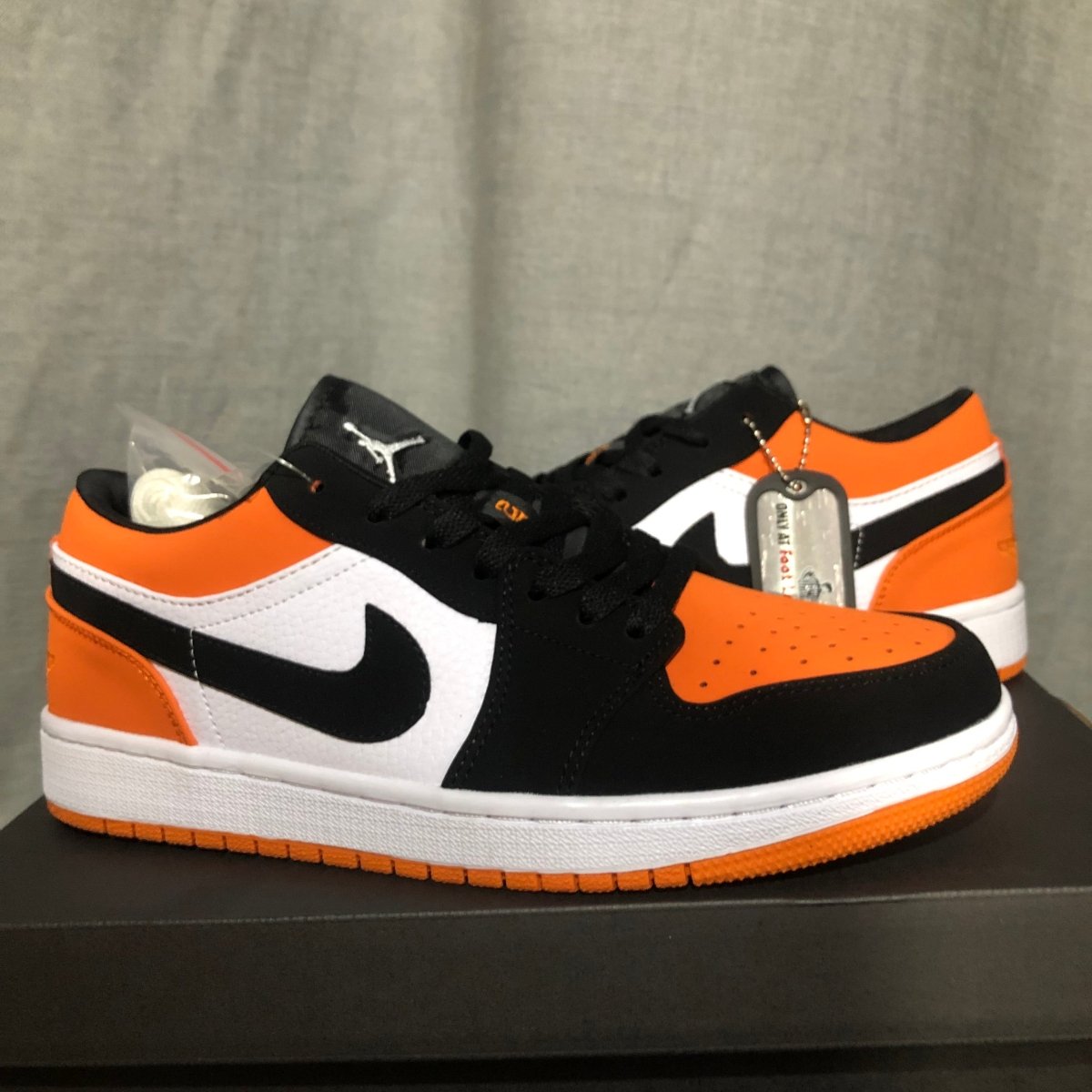 JORDAN 1 LOW x SHATTERED BACKBOARD