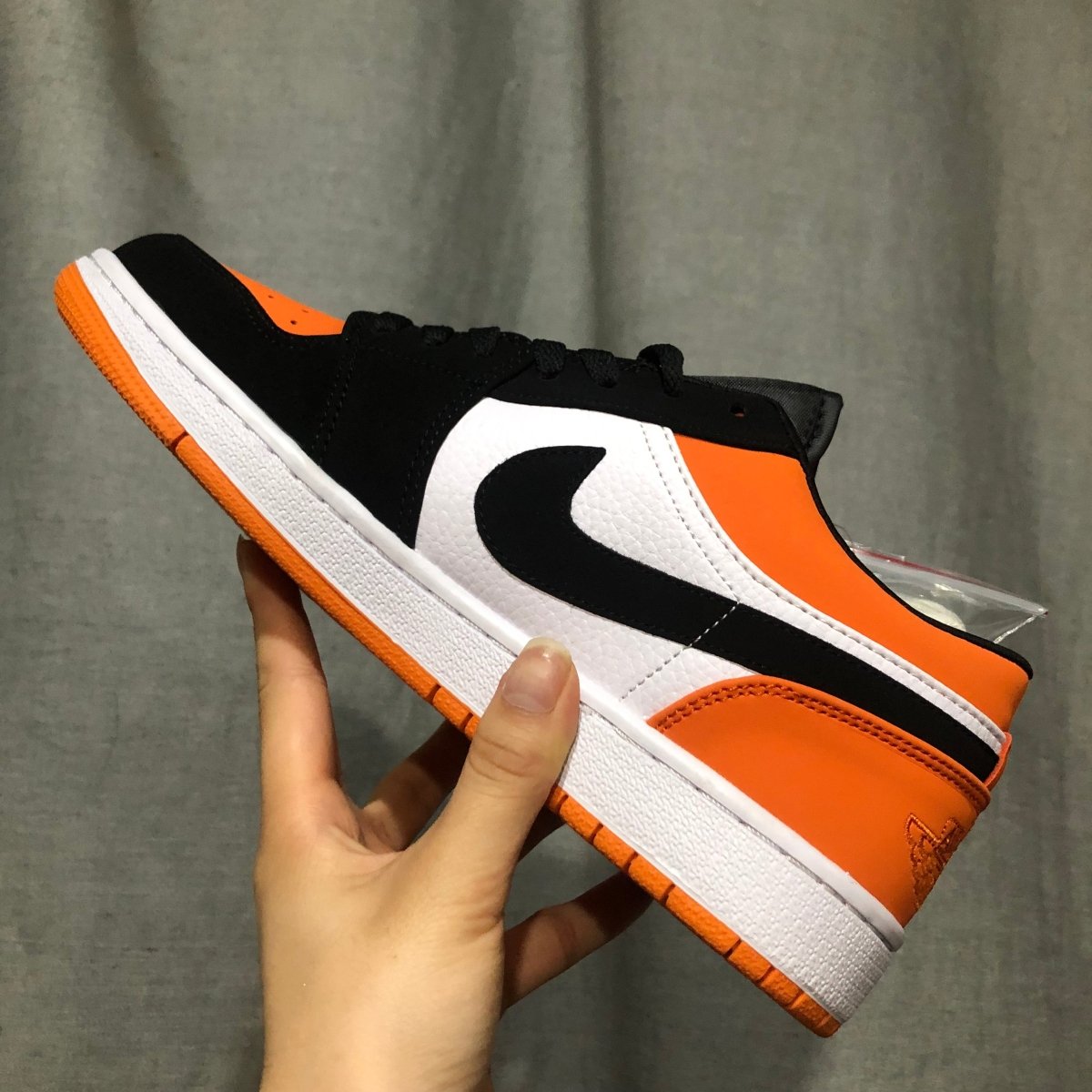 JORDAN 1 LOW x SHATTERED BACKBOARD