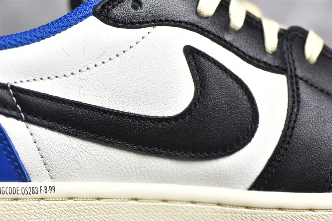 JORDAN 1 LOW x TRAVIS SCOTT FRAGMENT