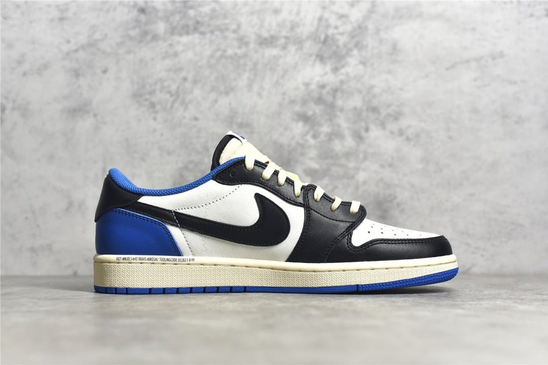 JORDAN 1 LOW x TRAVIS SCOTT FRAGMENT