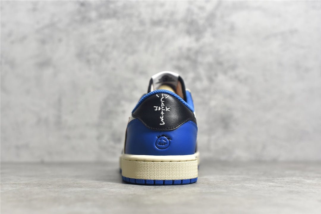 JORDAN 1 LOW x TRAVIS SCOTT FRAGMENT