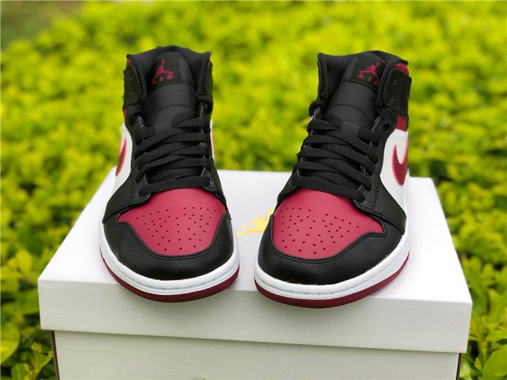 JORDAN 1 MID x BRED TOE