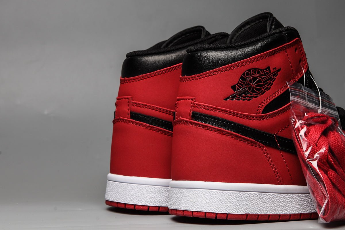 JORDAN 1 MID x GYM RED BLACK