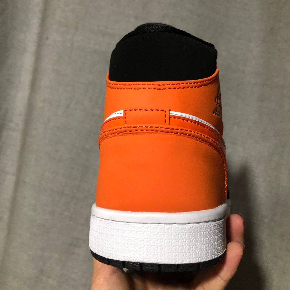 JORDAN 1 MID x SHATTERED BACKBOARD