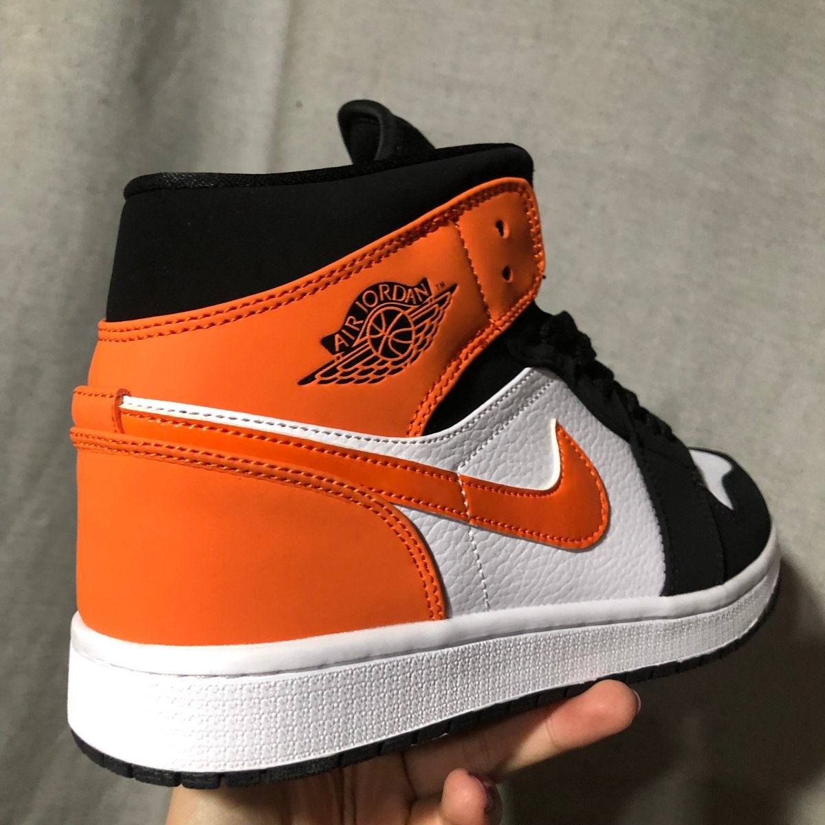 JORDAN 1 MID x SHATTERED BACKBOARD