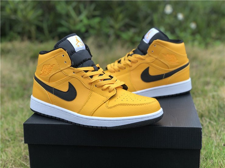 JORDAN 1 MID x UNIVERSITY GOLD BLACK