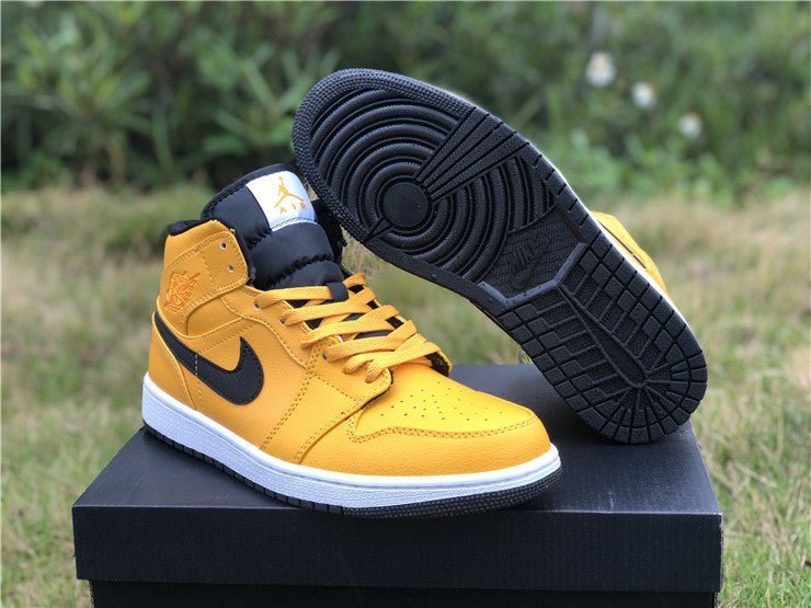 JORDAN 1 MID x UNIVERSITY GOLD BLACK