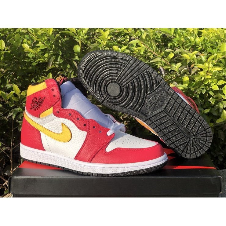 JORDAN 1 RETRO HIGH OG x LIGHT FUSION  RED