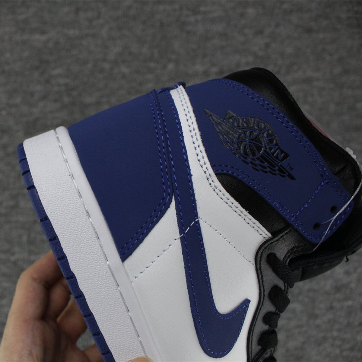 JORDAN 1 RETRO HIGH x FRAGMENT