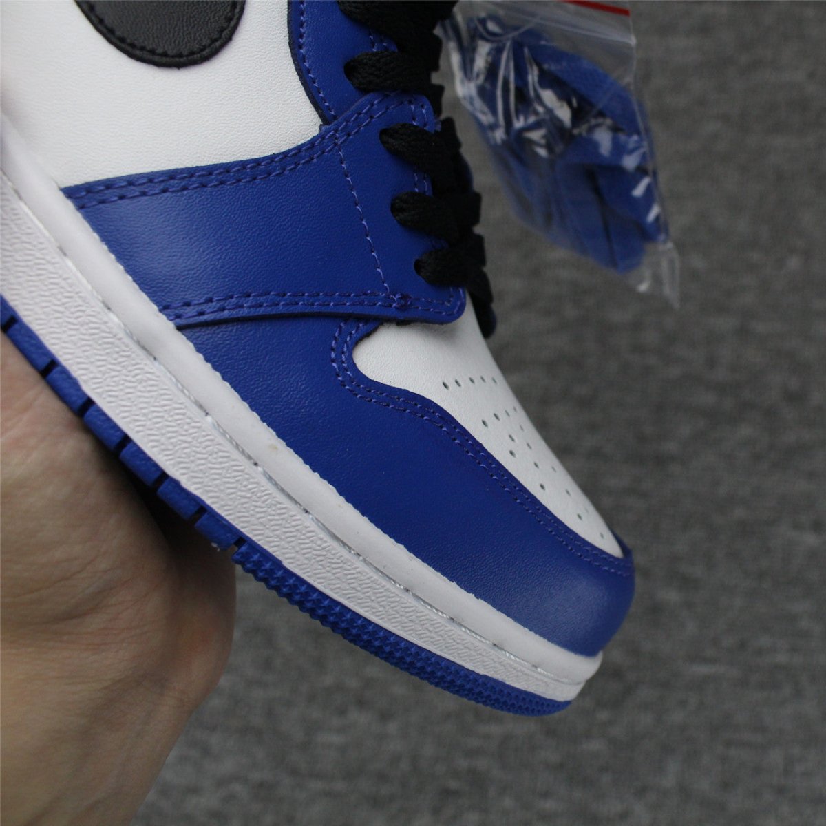 JORDAN 1 RETRO HIGH x GAME ROYAL