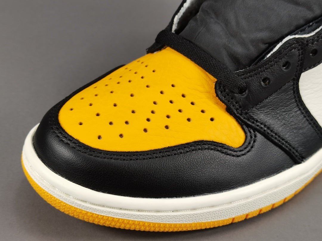 JORDAN 1 RETRO HIGH x TAXI