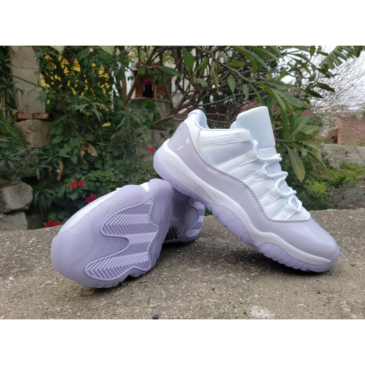 JORDAN 11 RETRO LOW x PURE VIOLET