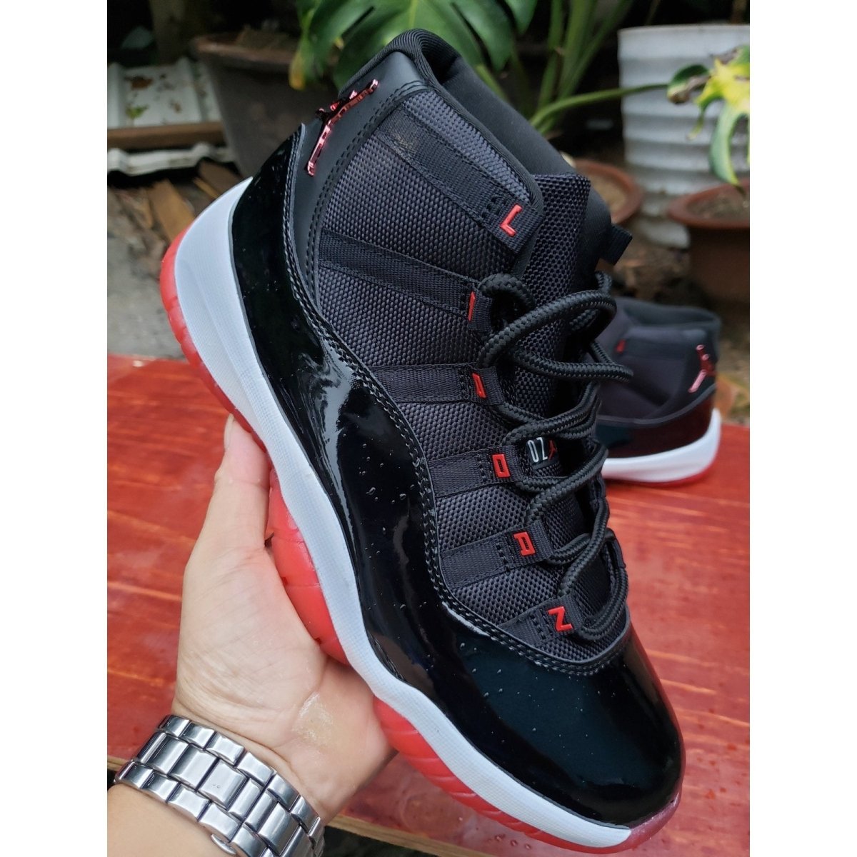 JORDAN 11 RETRO x PLAYOFFS BRED