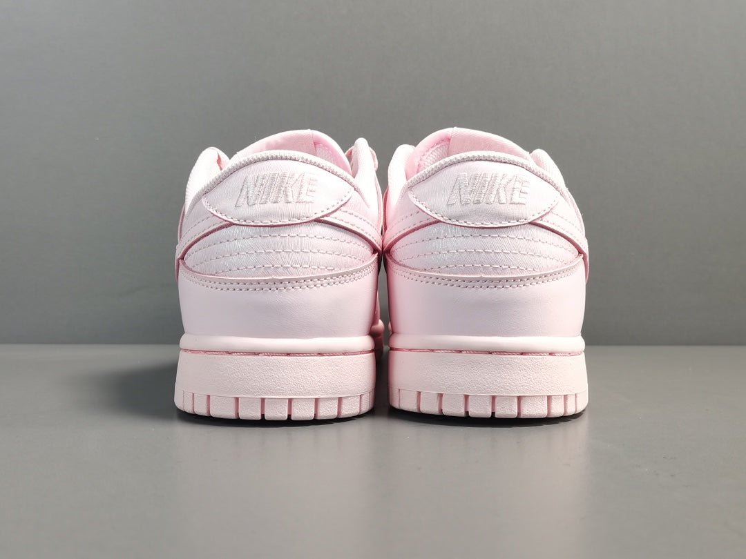 NIKE DUNK x PRISM PINK