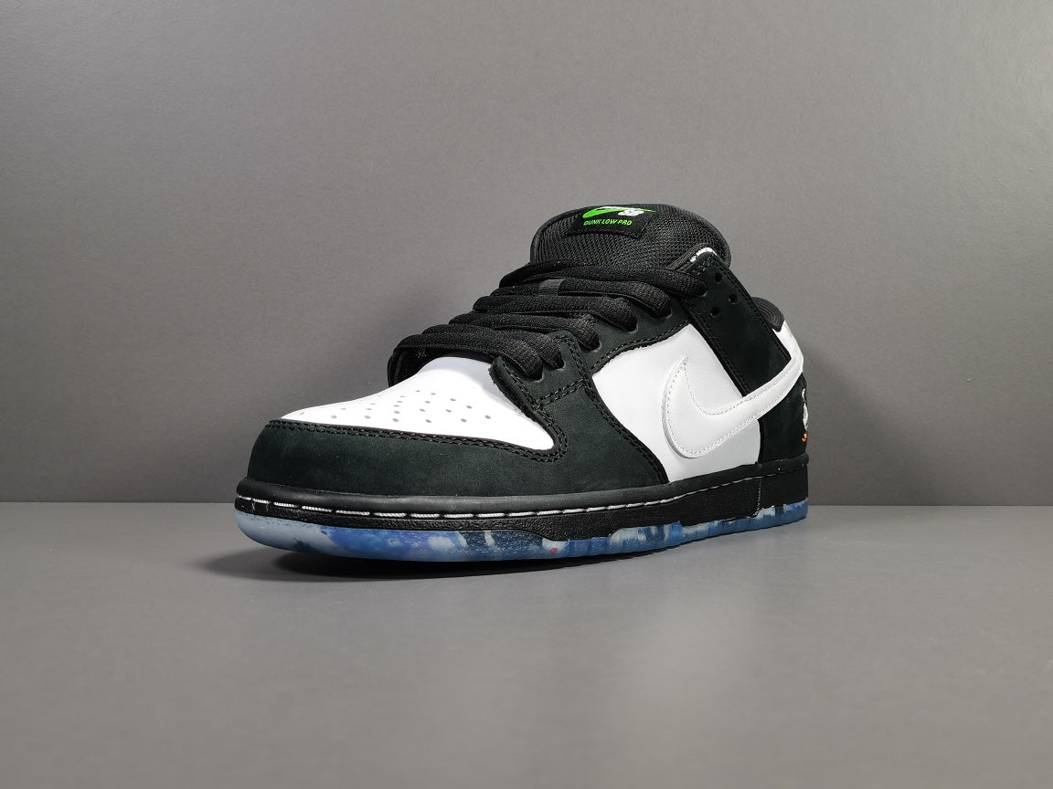 NIKE SB DUNK x STAPLE PANDA PIGEON